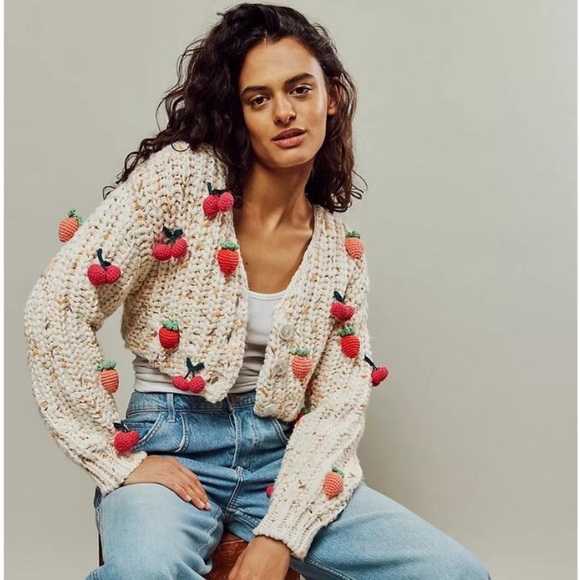 NWT Free People Strawberry Fields Chunky Knit Cropped Cardigan Sugar Combo Small - Picture 1 of 8